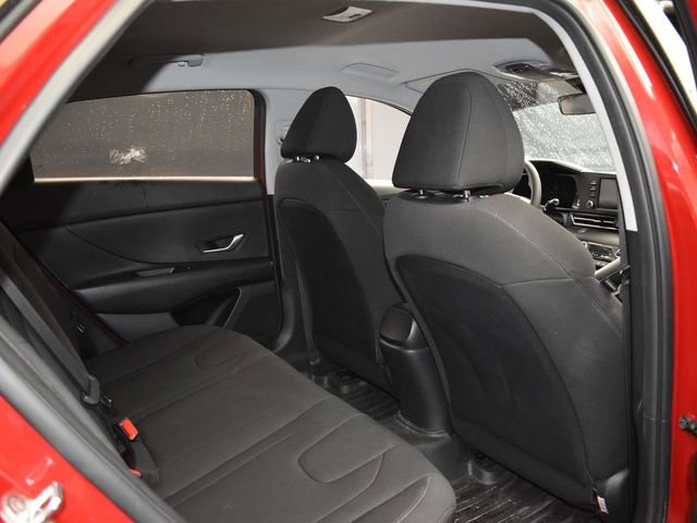 Used 2023 Hyundai Elantra SEL image 11