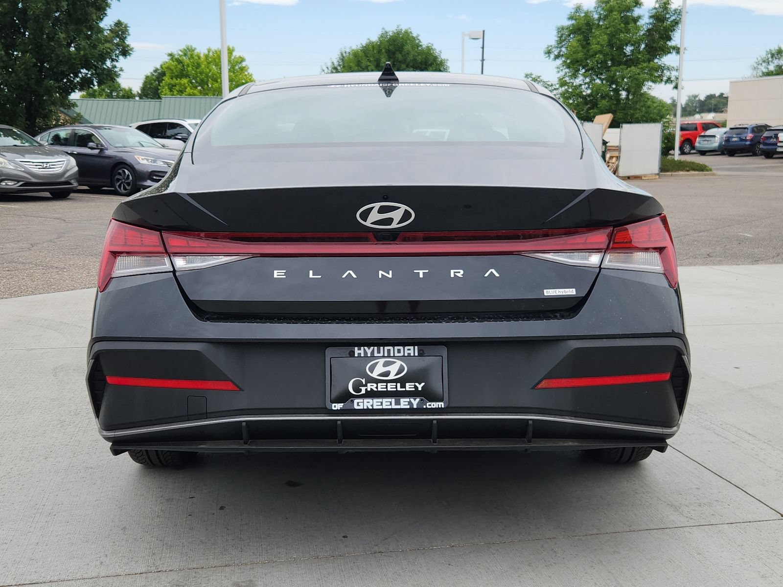 Used 2025 Hyundai Elantra Hybrid FWD image 3