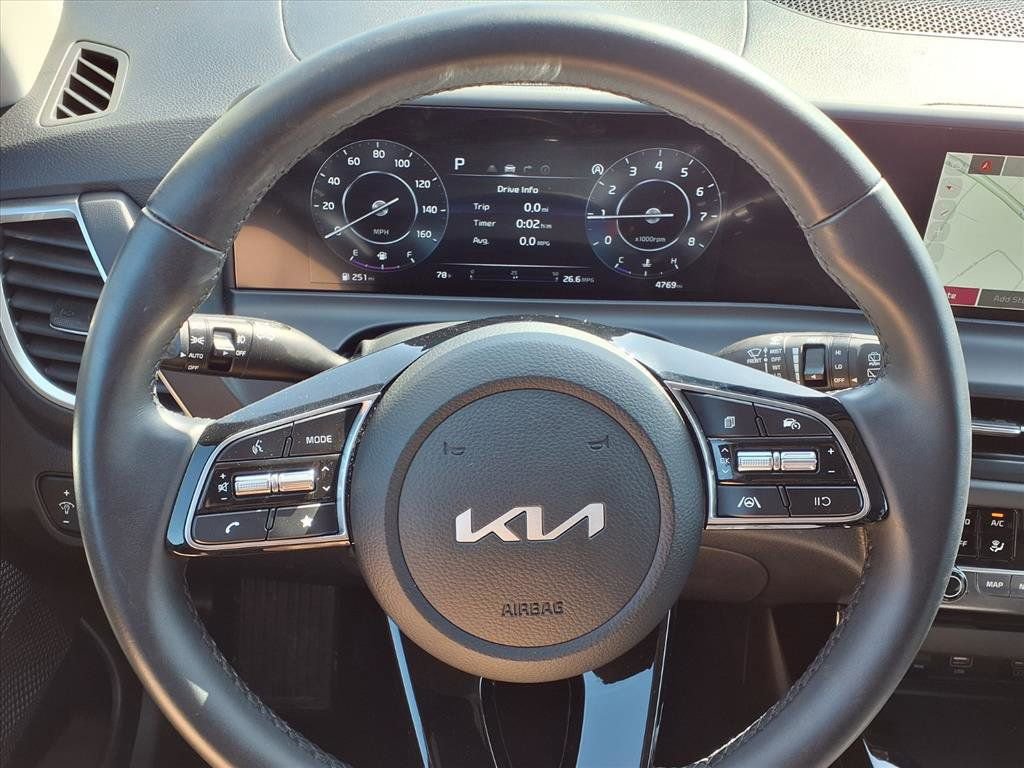 Used 2025 Kia Seltos EX AWD/4WD image 15