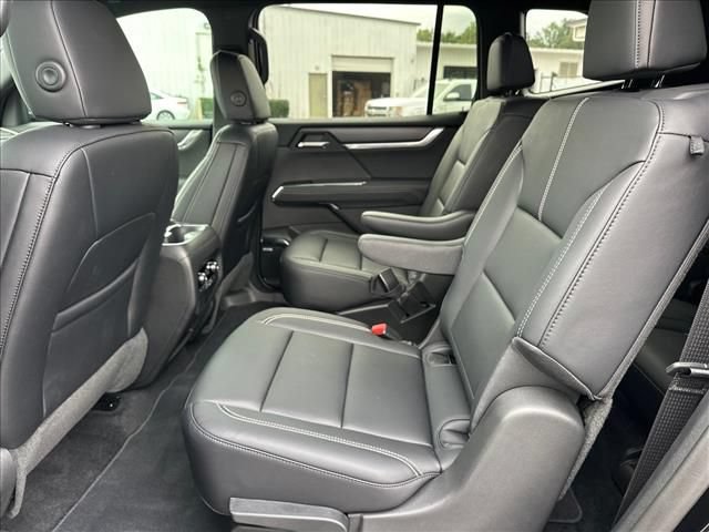 Certified 2026 GMC Acadia Elevation w/ Elevation Premium Package FWD image 18
