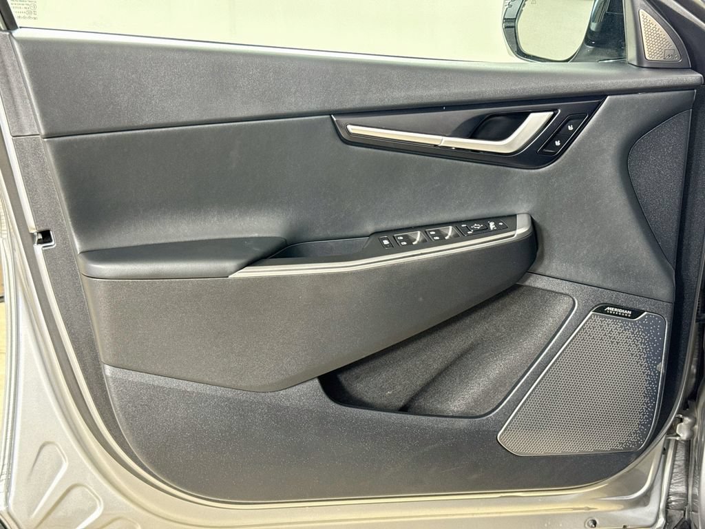Used 2022 Kia EV6 Wind RWD image 16
