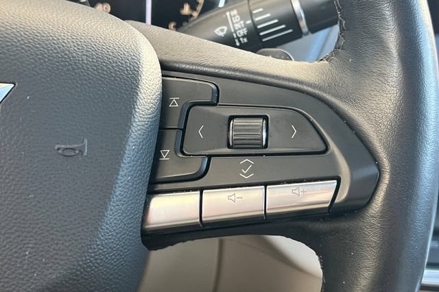 Used 2023 Cadillac CT4 Luxury w/ Sun And Sound Package RWD image 33