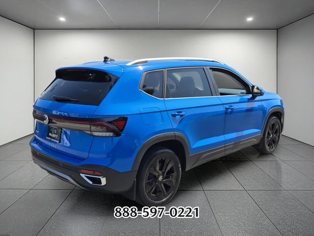 Certified 2025 Volkswagen Taos SE FWD image 5