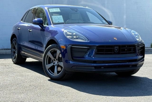 Used 2025 Porsche Macan AWD/4WD image 6