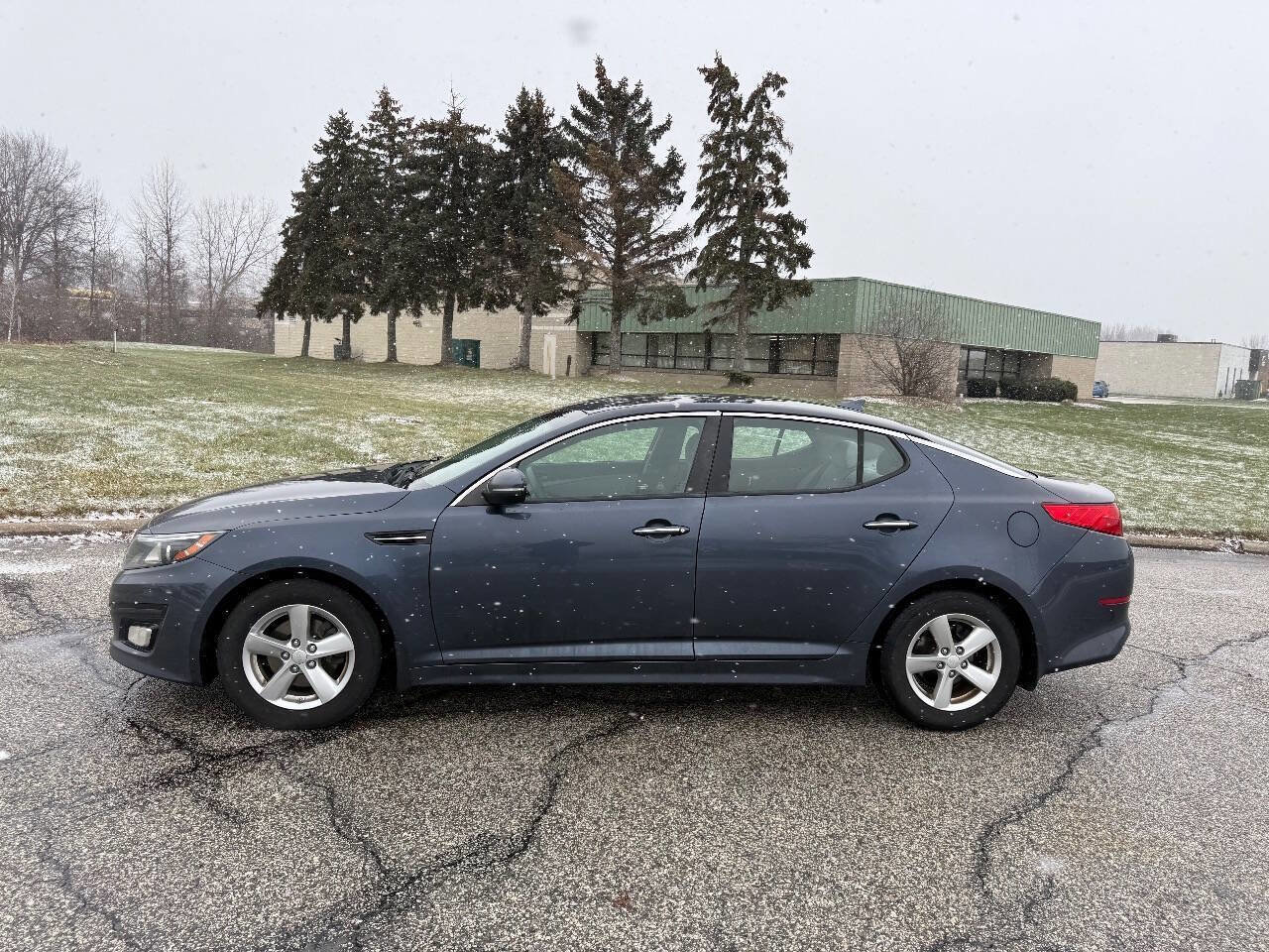 Used 2015 Kia Optima LX image 2