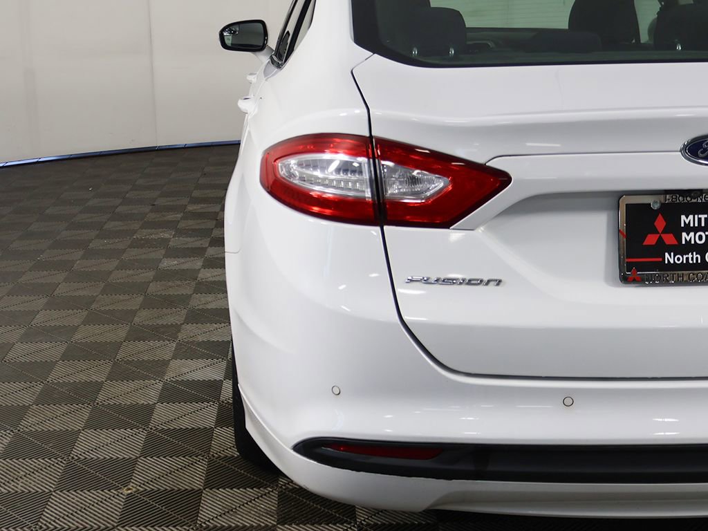 Used 2016 Ford Fusion SE FWD image 12