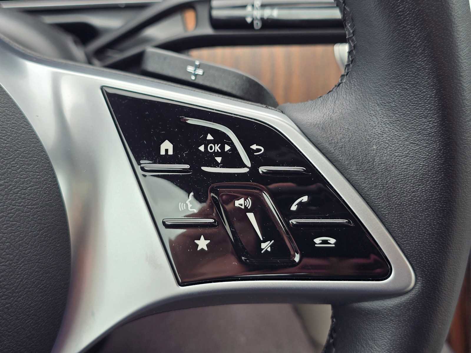 Used 2025 Mercedes-Benz C 300 Sedan image 32