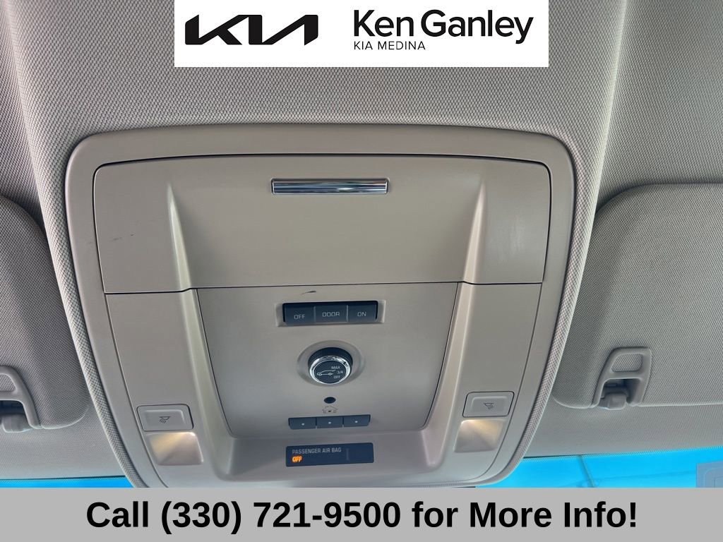 Used 2017 Chevrolet Suburban Premier image 38