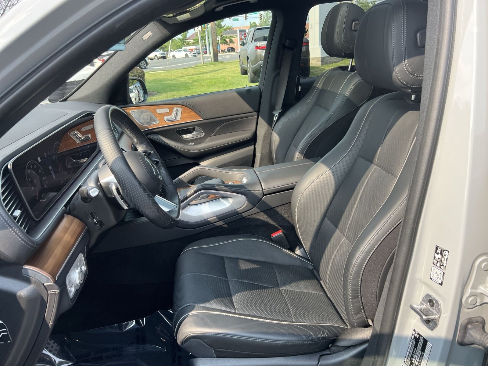 Used 2024 Mercedes-Benz GLS 580 4MATIC image 13