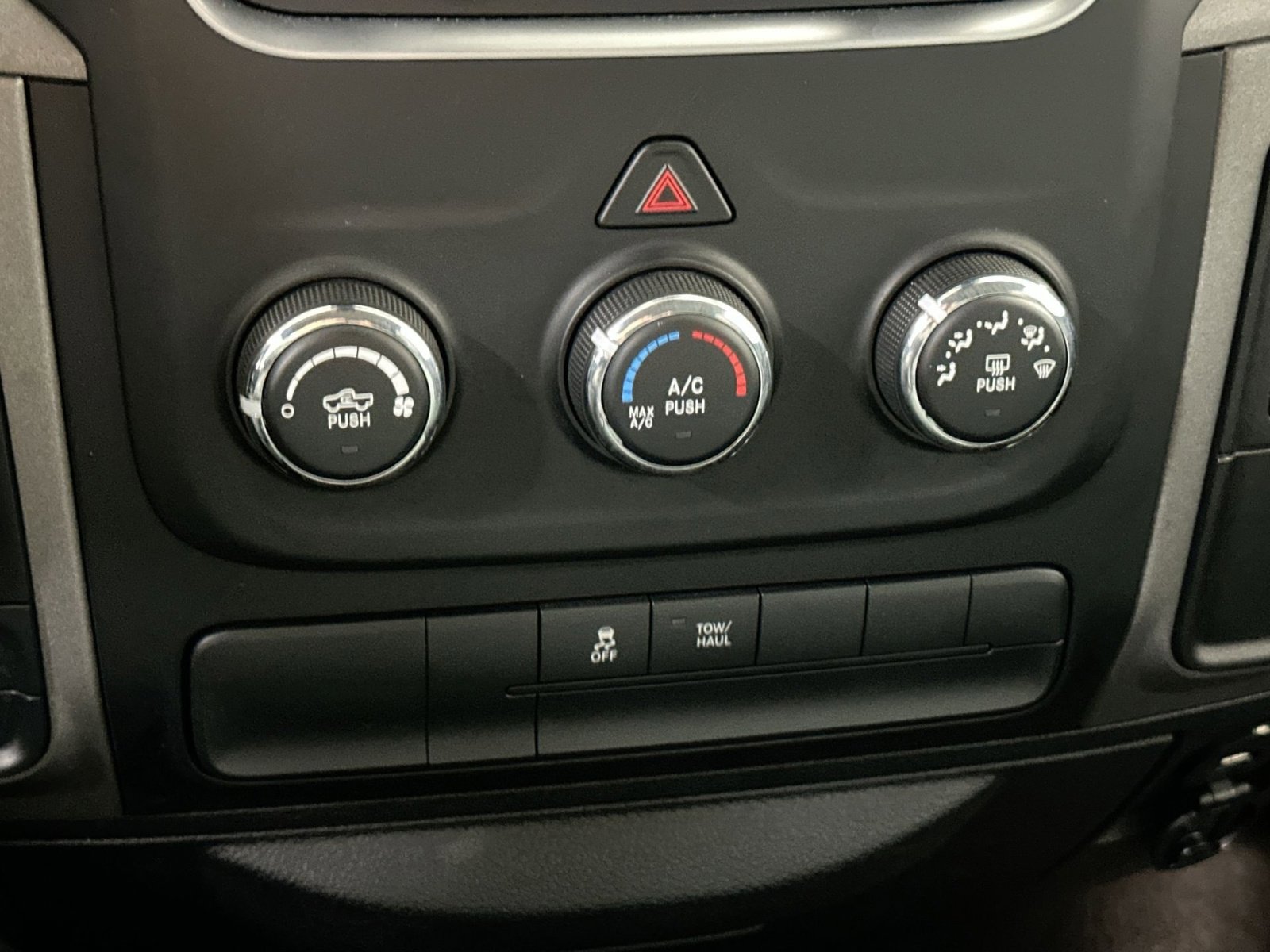 Used 2015 RAM 1500 Express image 25