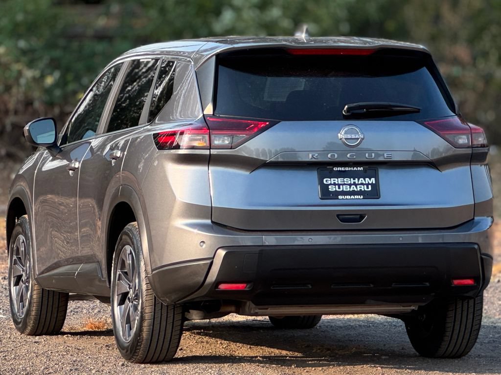 Used 2025 Nissan Rogue SV FWD image 5