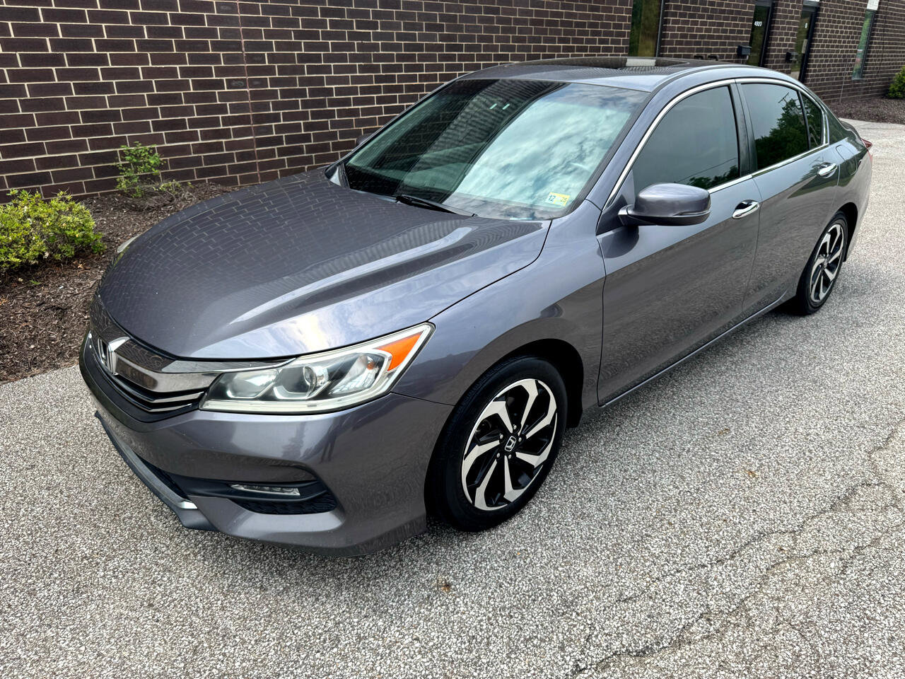 Used 2017 Honda Accord EX-L image 26