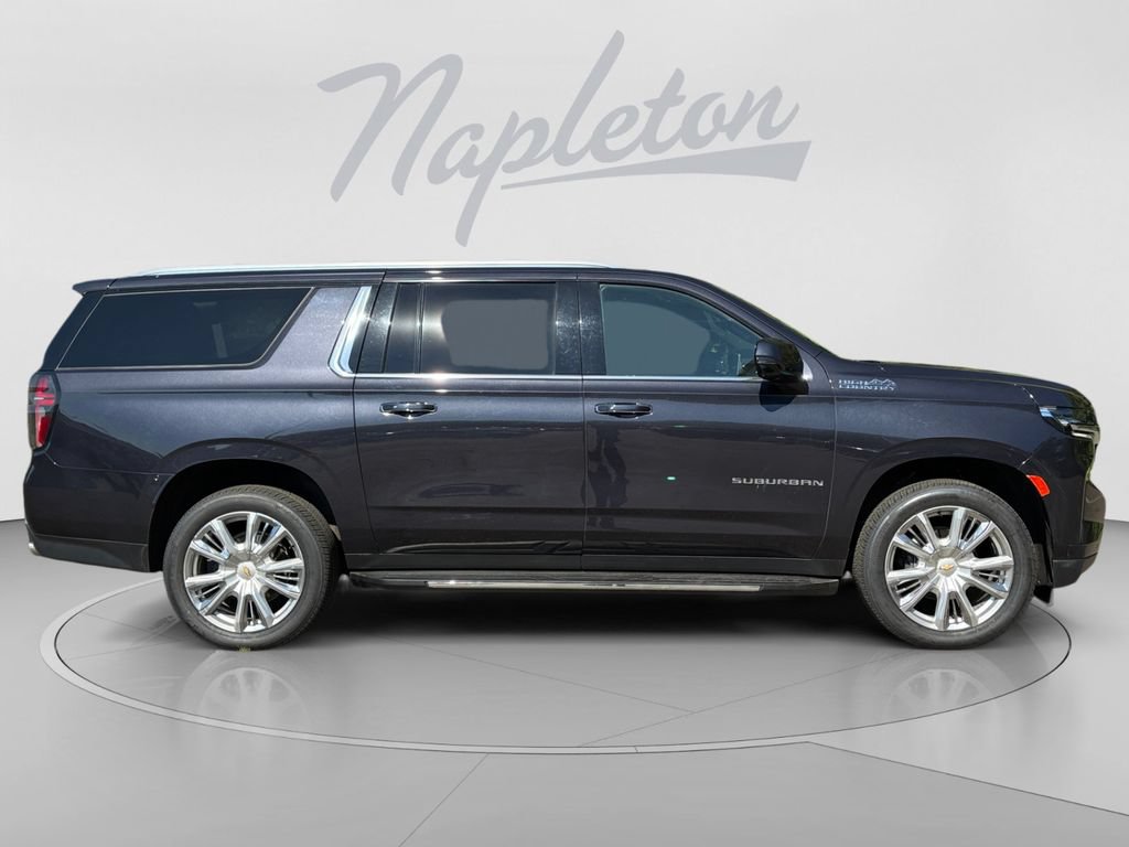 Used 2023 Chevrolet Suburban High Country AWD/4WD image 10