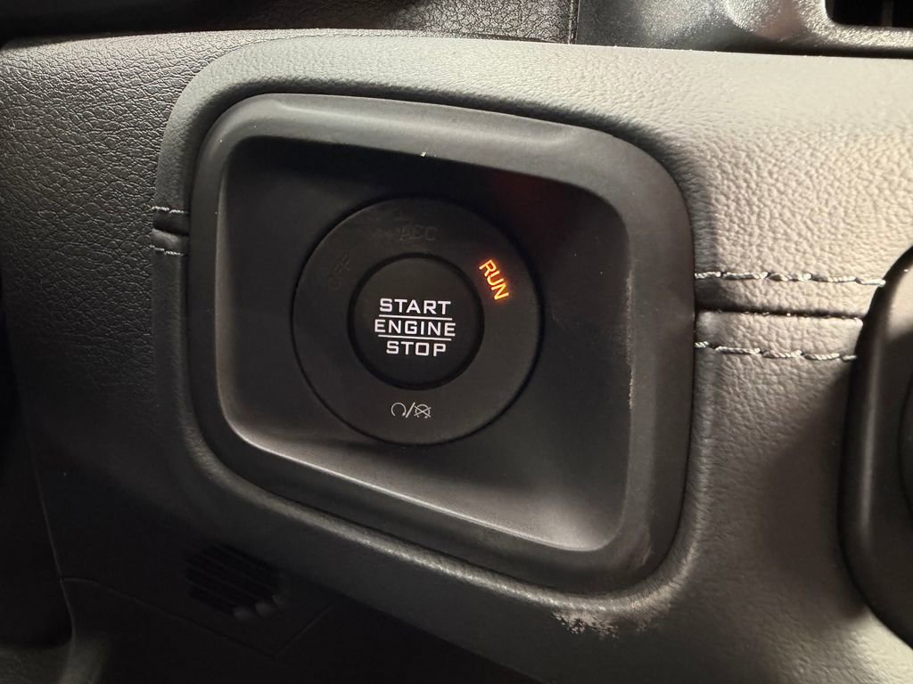 New 2026 Jeep Gladiator Sahara image 24