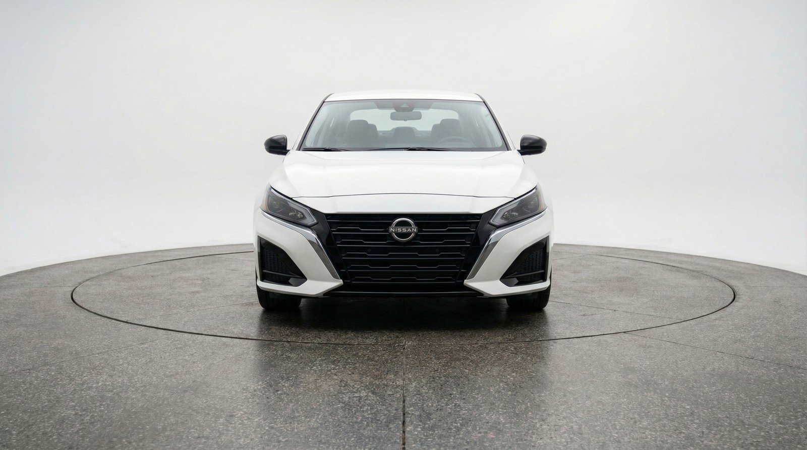 Used 2025 Nissan Altima 2.5 SV FWD image 2