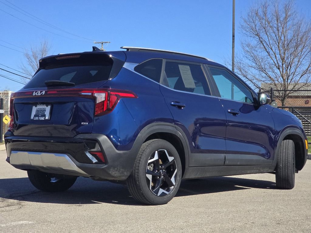 Used 2024 Kia Seltos EX image 18