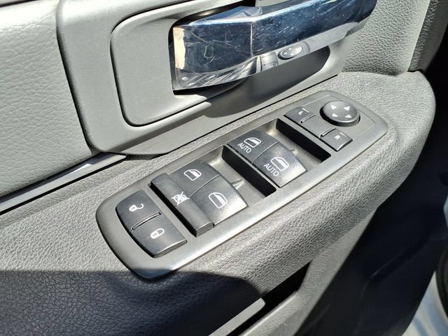 Used 2021 RAM 1500 Classic SLT AWD/4WD image 18