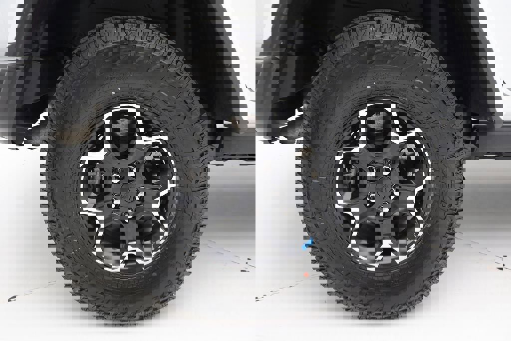 Used 2023 Jeep Wrangler Unlimited Rubicon 4xe w/ Dual Top Group AWD/4WD image 9