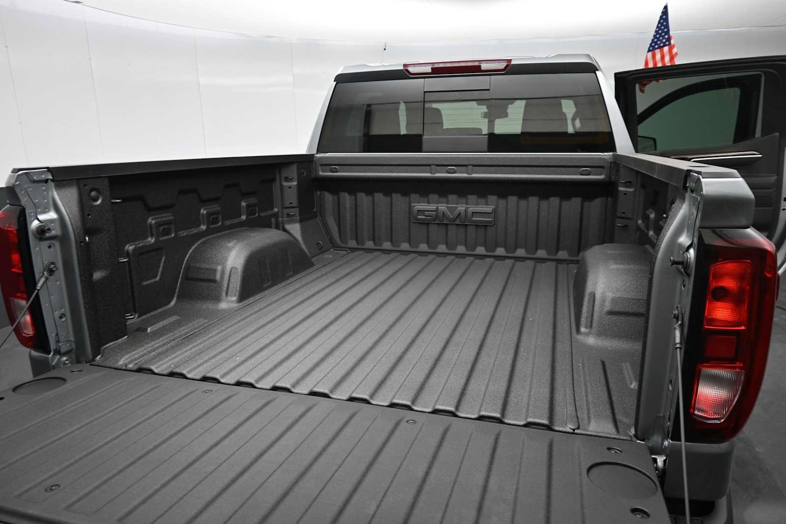 New 2026 GMC Sierra 1500 Elevation w/ Preferred Package AWD/4WD image 13