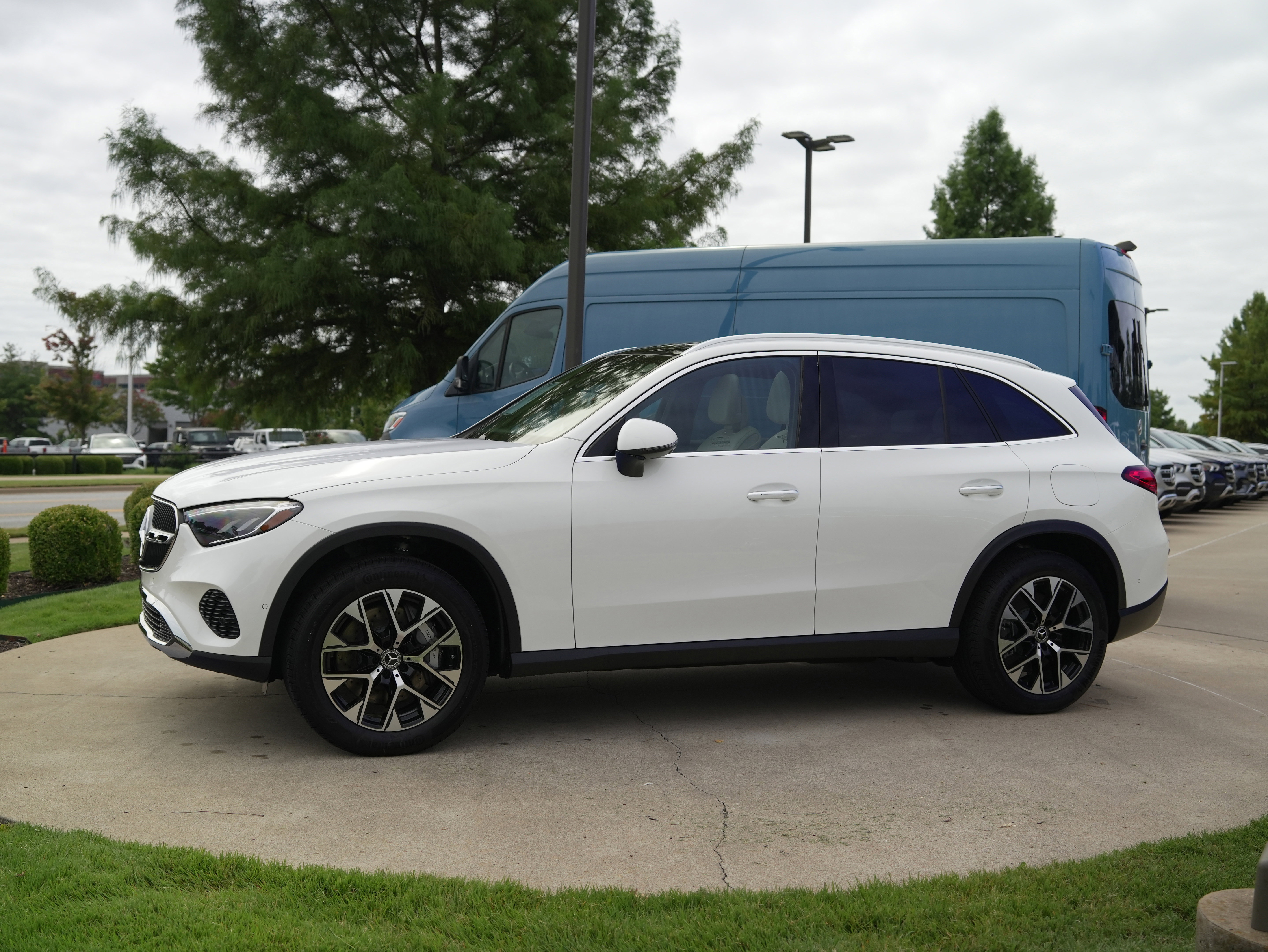 New 2026 Mercedes-Benz GLC 350e 4MATIC image 4