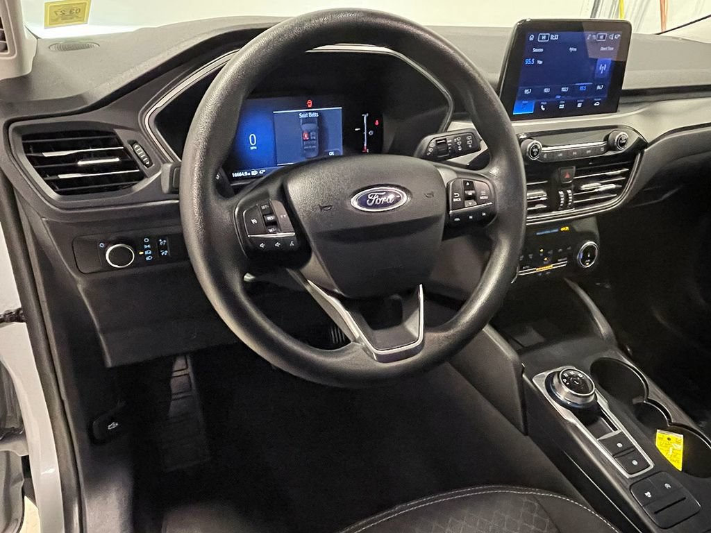 Used 2025 Ford Escape Active AWD/4WD image 18