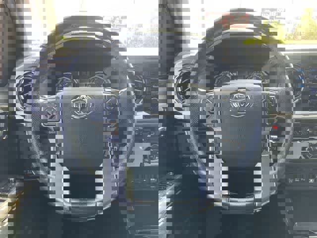 Used 2018 Toyota Tacoma Limited image 21