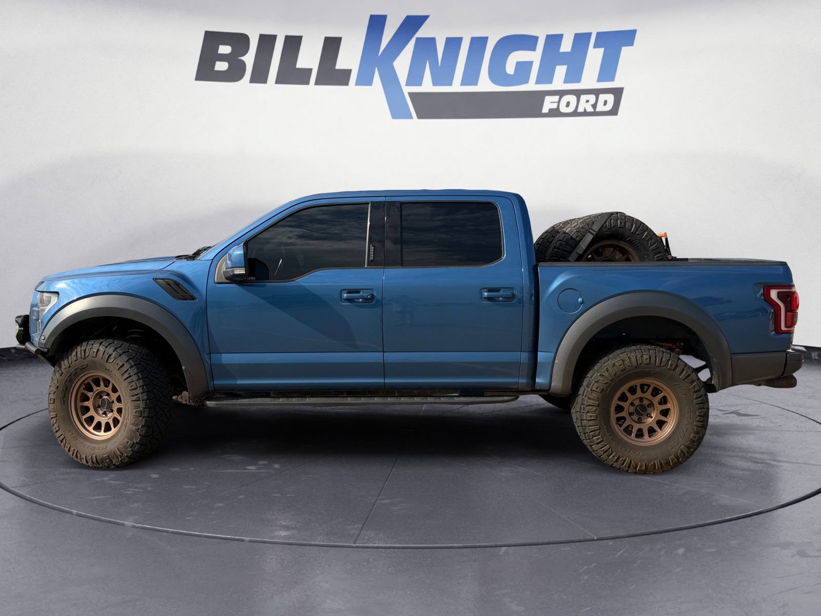 Used 2019 Ford F150 Raptor w/ Equipment Group 802A Luxury AWD/4WD image 2