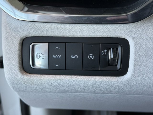 Certified 2024 GMC Acadia Denali w/ Super Cruise Package image 14