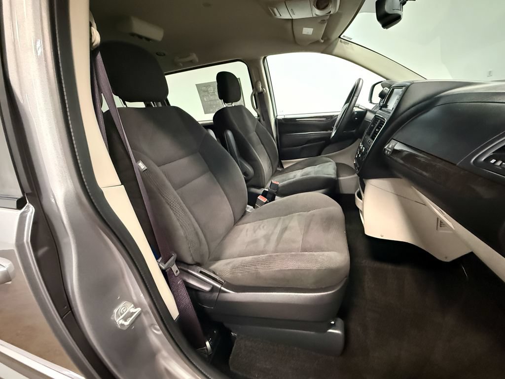 Used 2016 Dodge Grand Caravan SE w/ Quick Order Package 29E SE FWD image 15