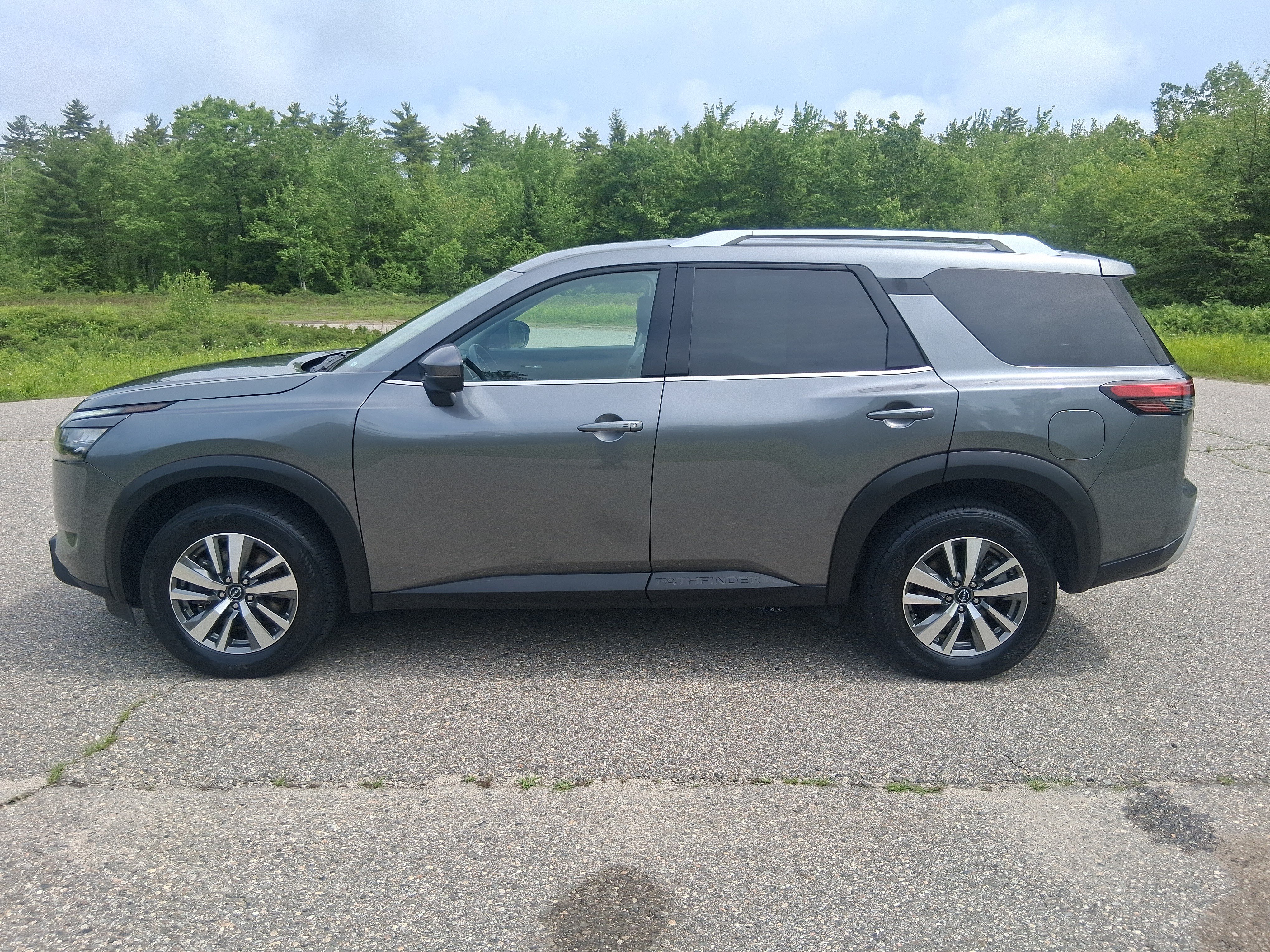 Certified 2025 Nissan Pathfinder SL AWD/4WD image 8