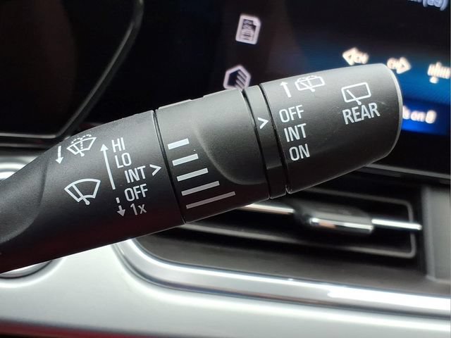 Used 2025 Chevrolet Trax LT w/ Driver Confidence Package FWD image 25