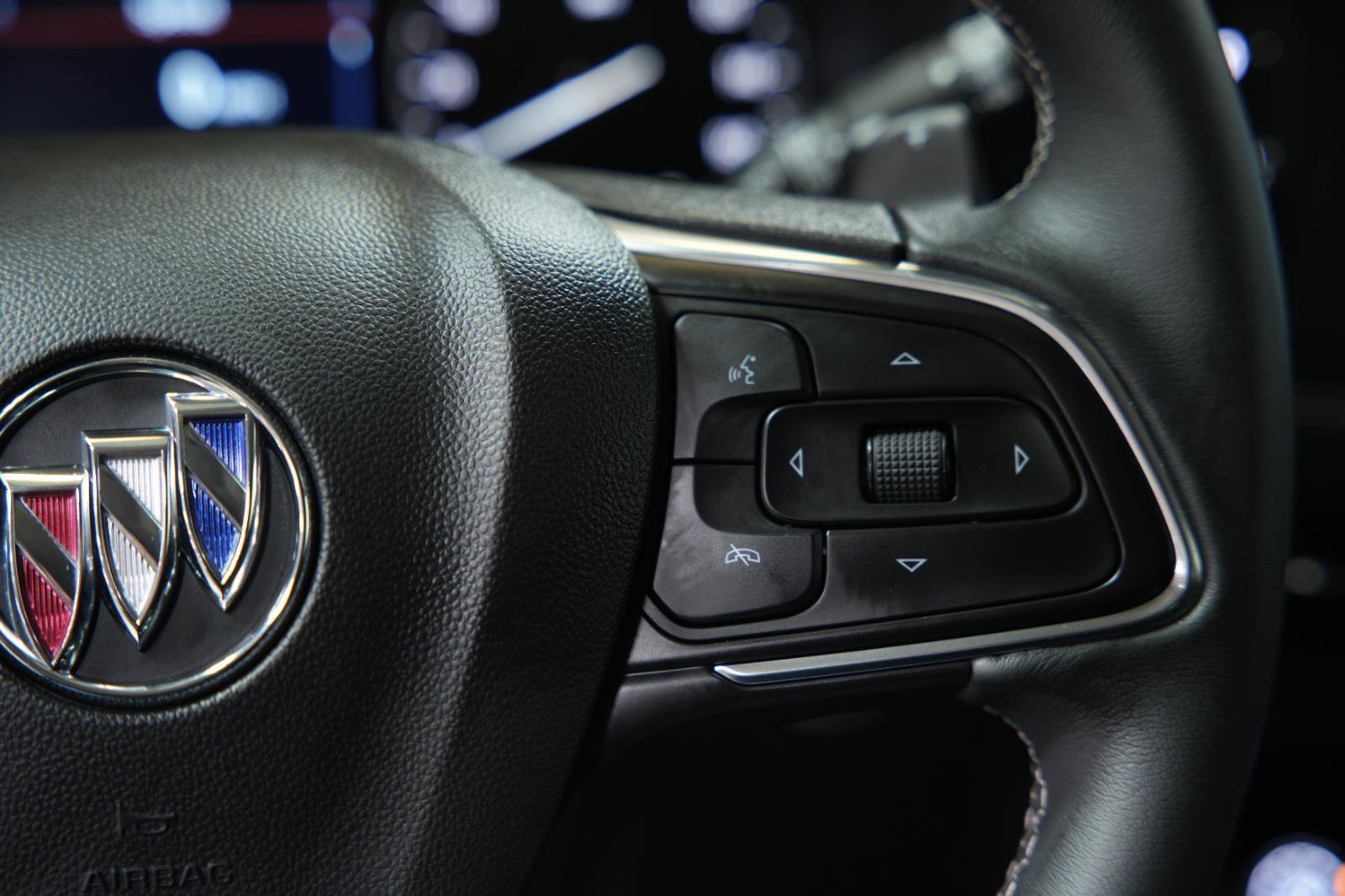 Used 2023 Buick Envision Preferred image 33