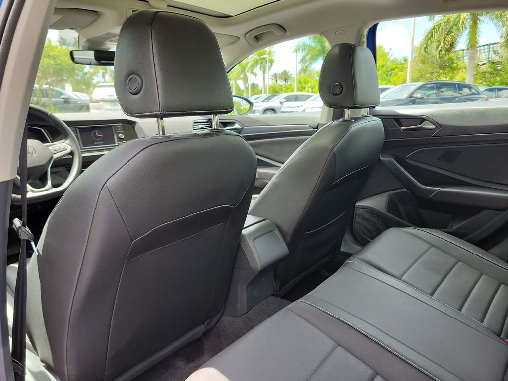 Used 2024 Volkswagen Jetta SE w/ Panoramic Sunroof Package FWD image 11