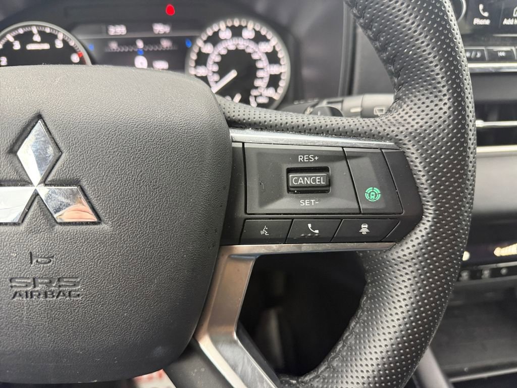 Used 2024 Mitsubishi Outlander SE AWD/4WD image 34