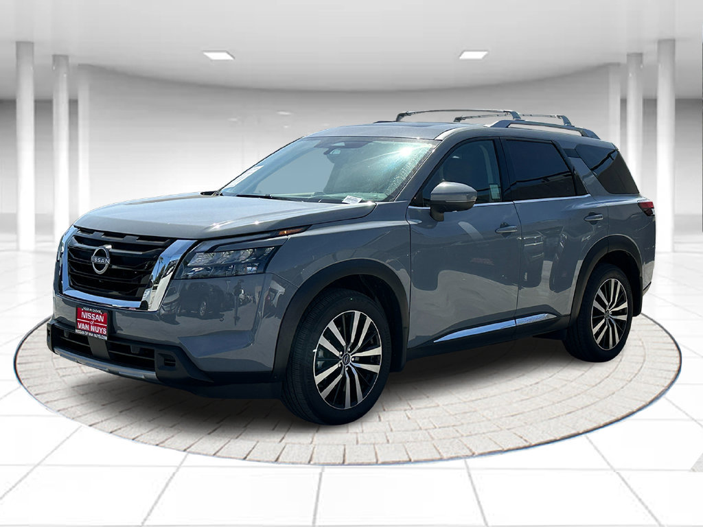Used 2025 Nissan Pathfinder Platinum w/ Cargo Package AWD/4WD image 1