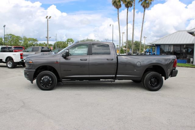 Used 2025 RAM 3500 Laramie w/ Night Edition AWD/4WD image 6