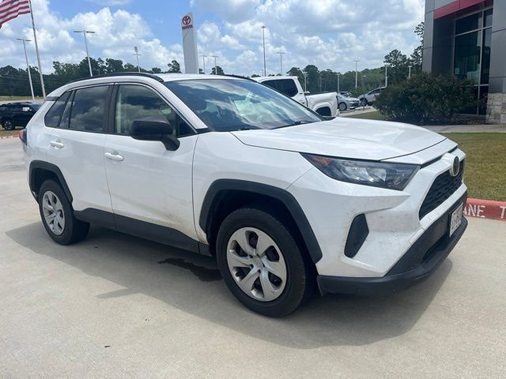 Used 2021 Toyota RAV4 LE FWD image 1