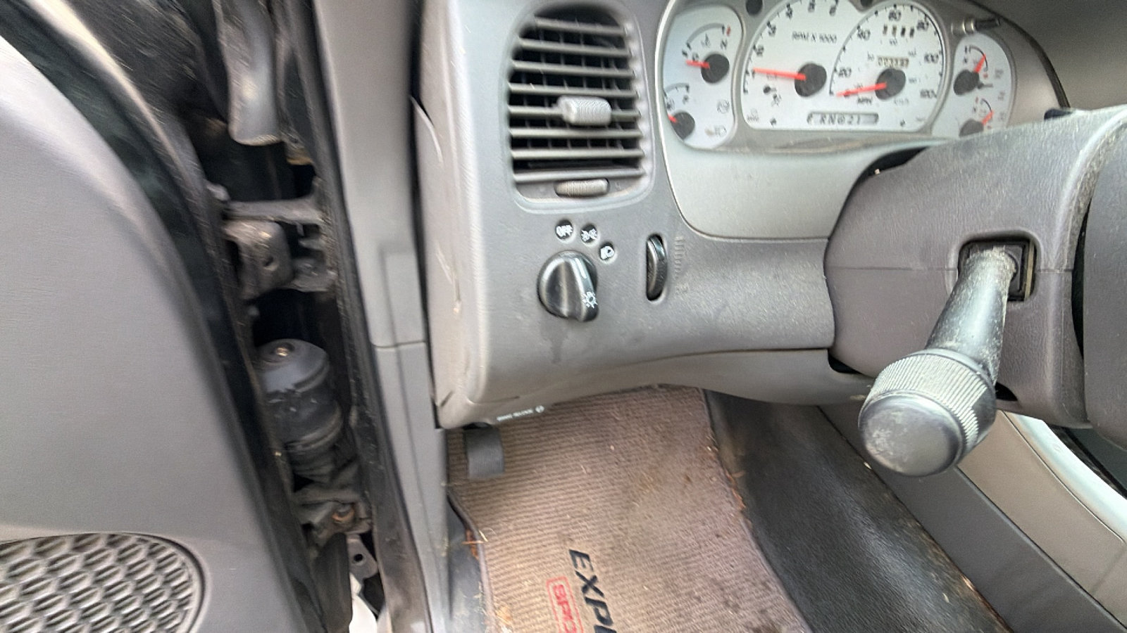 Used 2001 Ford Explorer Sport Trac 4x4 image 20