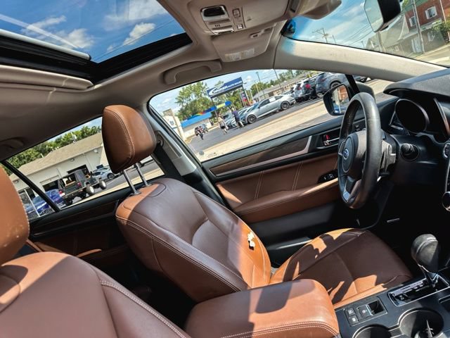Used 2018 Subaru Outback 3.6R Touring w/ Popular Package #3 AWD/4WD image 25