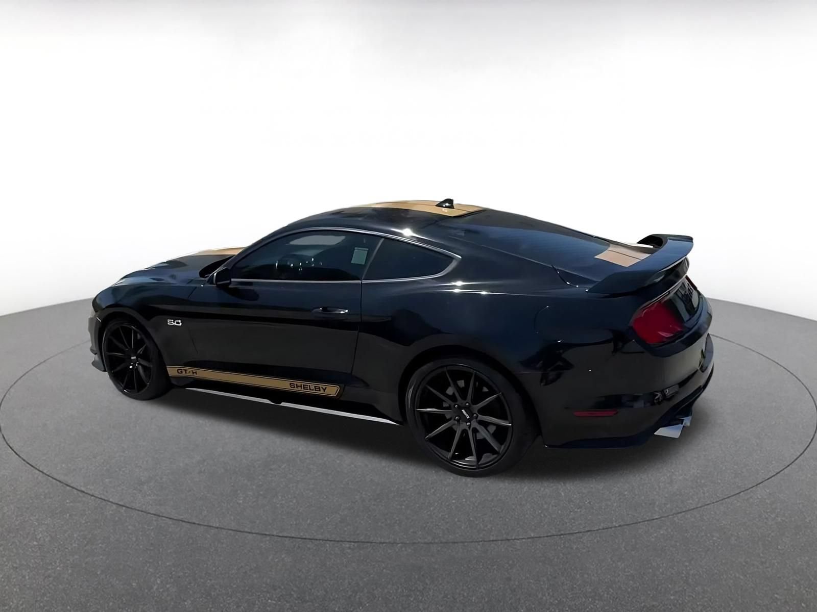 Used 2022 Ford Mustang GT Premium w/ GT Performance Package RWD image 9