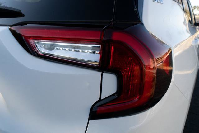 Used 2024 GMC Terrain SLE w/ Driver Convenience Package image 39