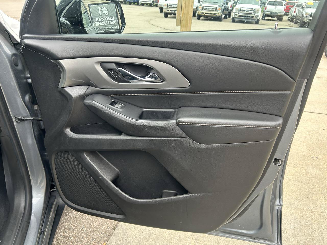 Used 2018 Chevrolet Traverse LS AWD/4WD image 17
