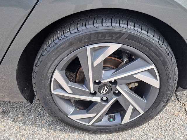 Used 2024 Hyundai Elantra SEL w/ Convenience Package FWD image 29