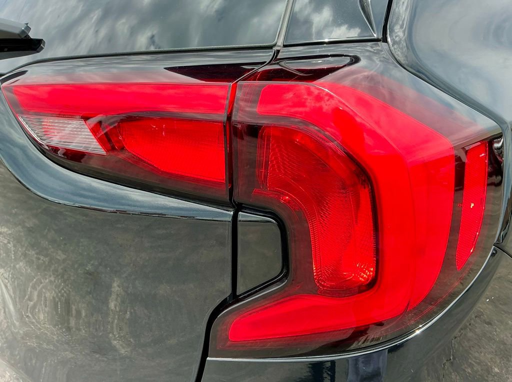 Used 2021 GMC Terrain SLE w/ Driver Convenience Package FWD image 16