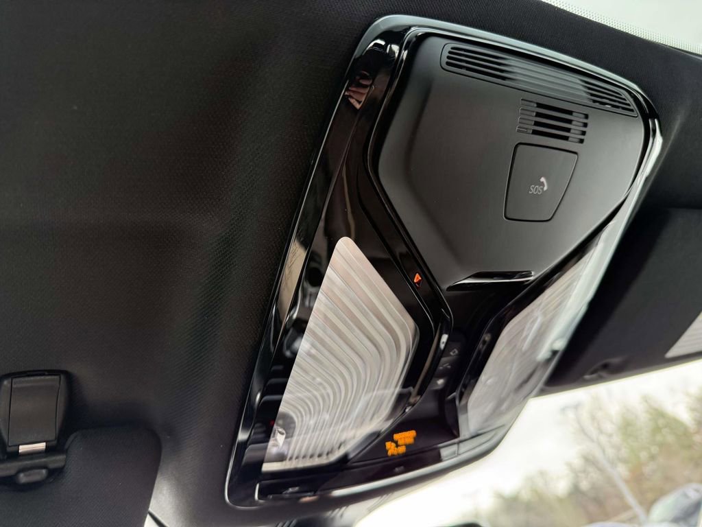 Used 2022 BMW 530i w/ Executive Package image 25