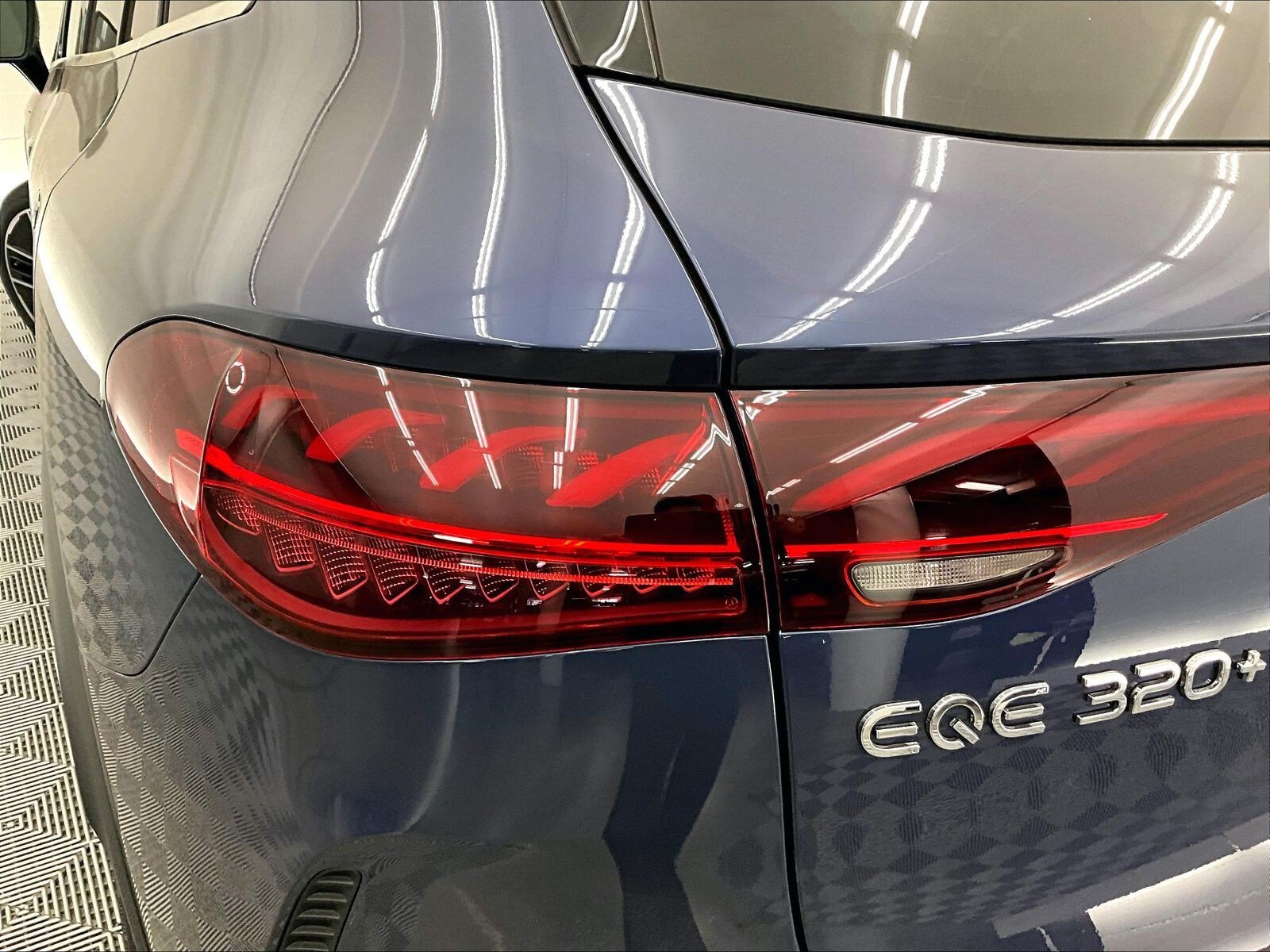 New 2027 Mercedes-Benz EQE 320+ SUV image 11