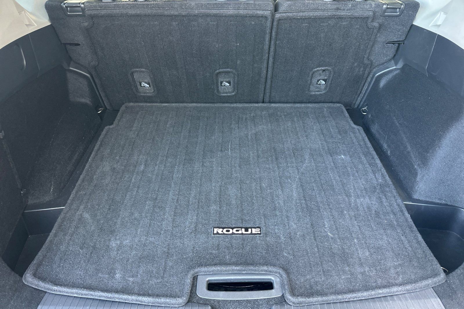 Used 2024 Nissan Rogue SV image 18