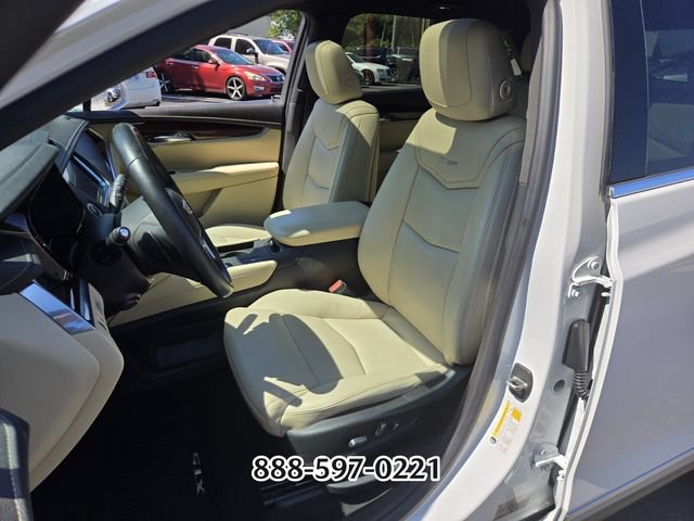 Used 2018 Cadillac XT5 Luxury w/ Driver Awareness Package FWD image 9
