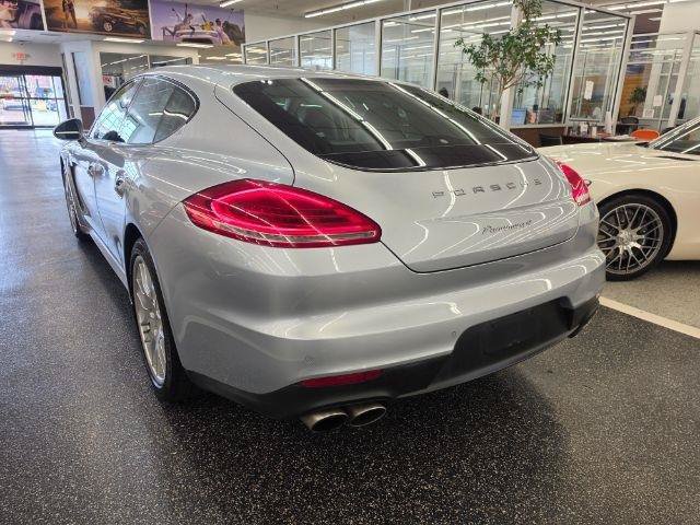 Used 2016 Porsche Panamera image 7