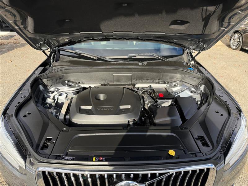 Used 2020 Volvo XC90 T6 Momentum w/ Protection Package image 17